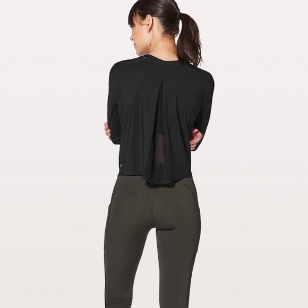 Lululemon Play Off The Pleats Pleated Long Sleeve